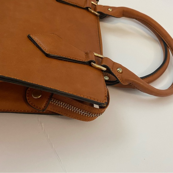 Caramel brown vegan leather zipper closure top handle purse - Picture 9 of 9